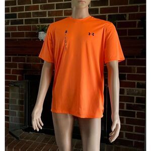 Under Armour ‎ Men's Size M Orange Loose Coupe Fit Short Sleeve  T Shirt New